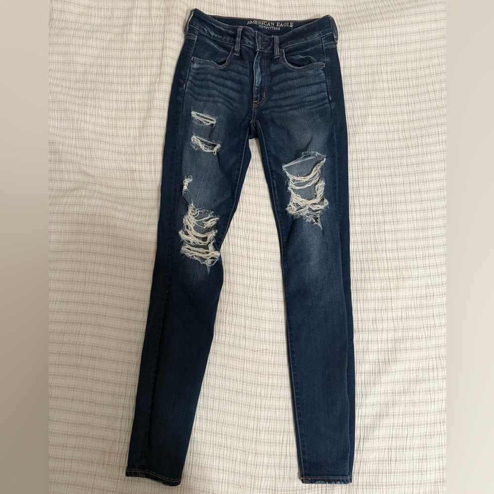 American Eagle Outfitters Dark Blue Distressed Skinny Jeans (vintage)